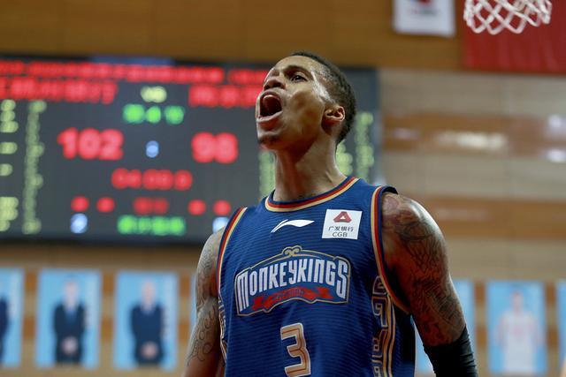 为国足助威！赵继伟现场观看国足vs泰国比赛